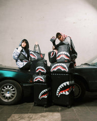 SHARKS IN PARIS HYPER PUFF TOTE | Sprayground Outlets
