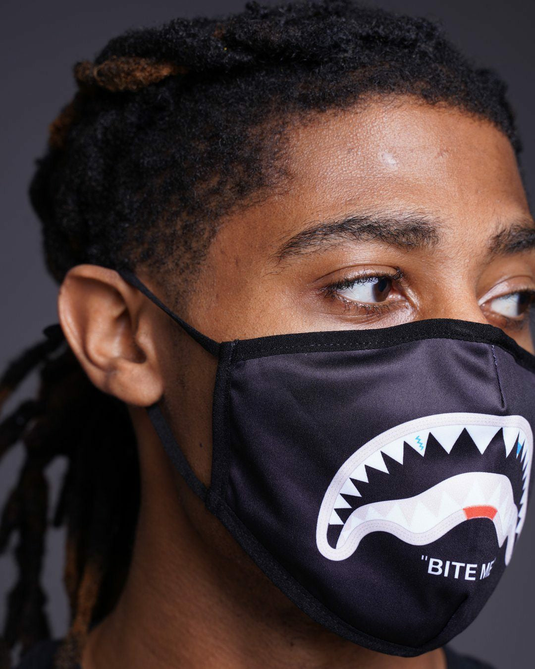 BITE ME SHARK (BLK) POLYESTER FACE MASK | Sprayground Limited Offer