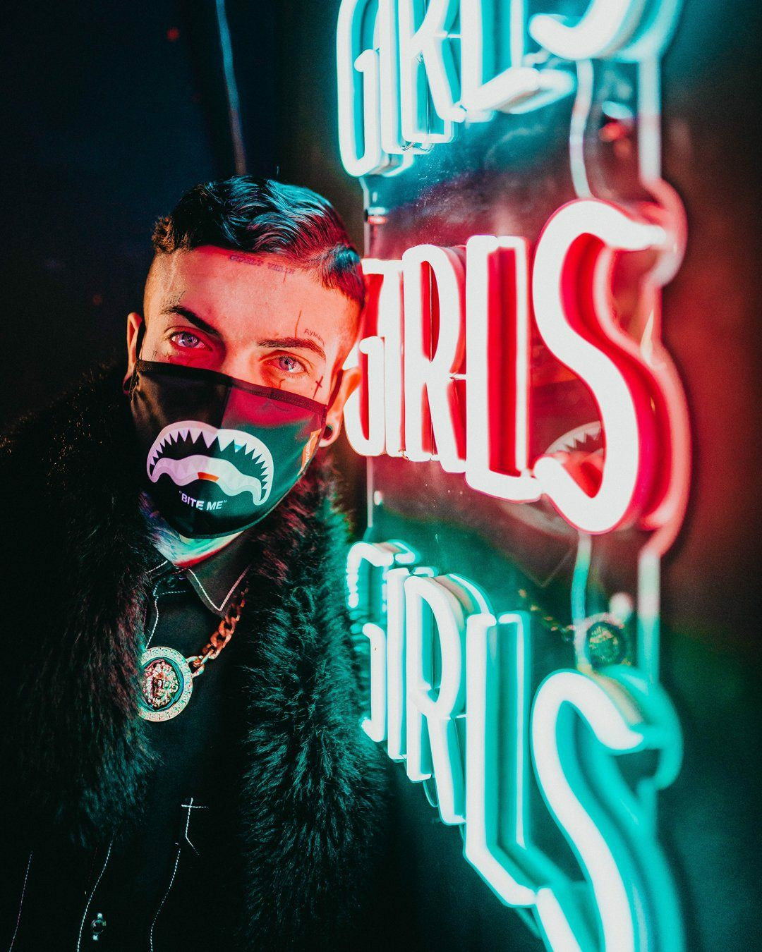 BITE ME SHARK (BLK) POLYESTER FACE MASK | Sprayground Limited Offer
