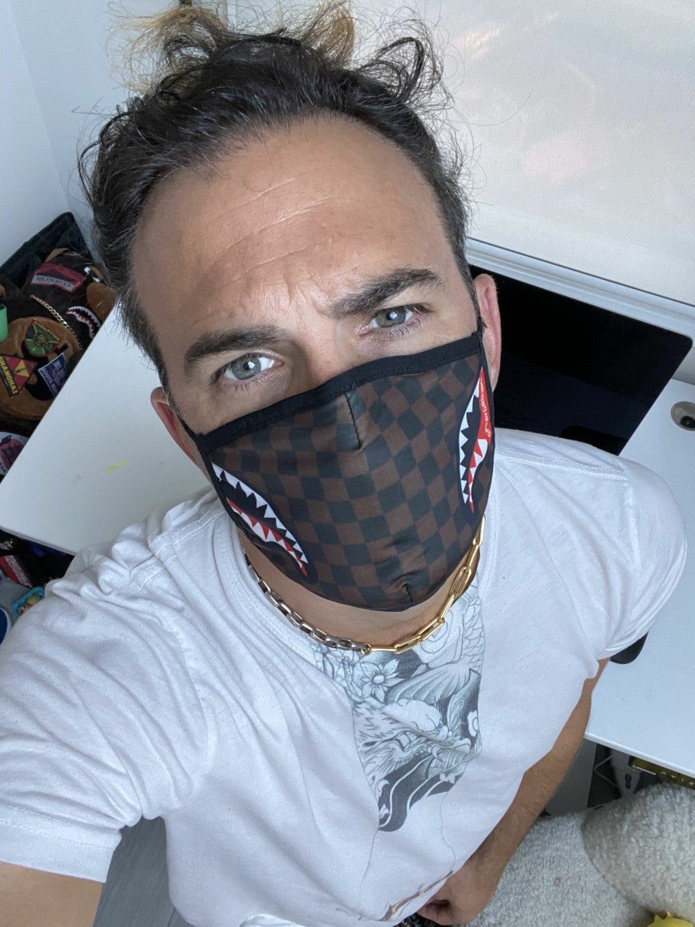 ADULT SHARKS IN PARIS (SIDE SHARK) FORM-FITTING FACE MASK | Sprayground Bargain