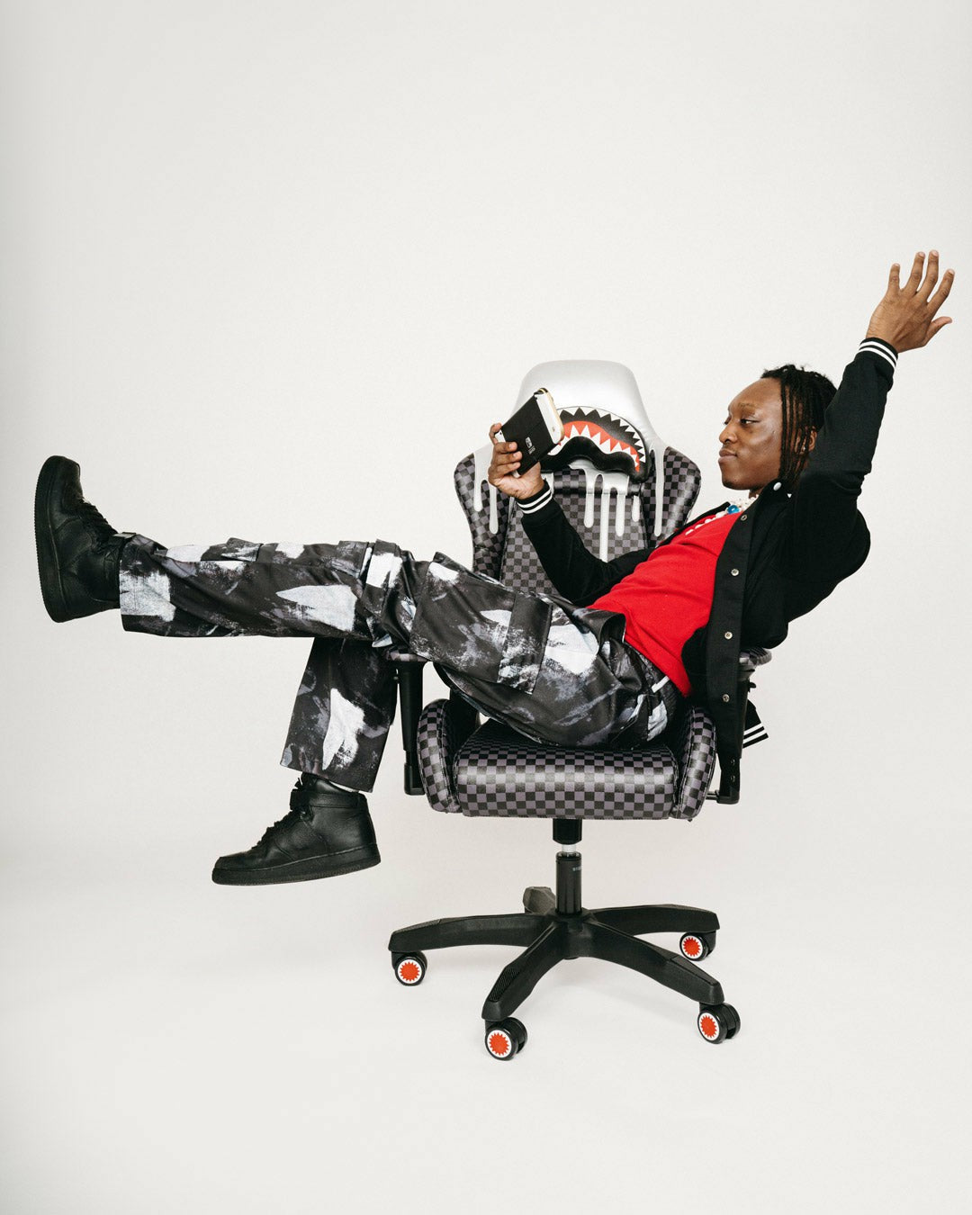 GHOST DRIP SHARK CHAIR | Sprayground Limited Offer
