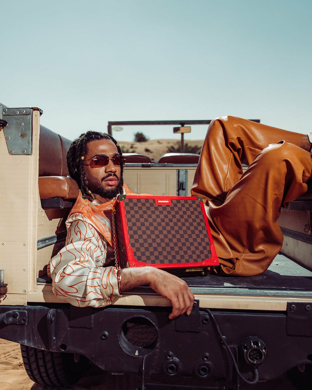 ALL OR NOTHING SHARKS IN PARIS ATTACHÉ HANDCUFF BRIEFCASE | Sprayground Limited Offer