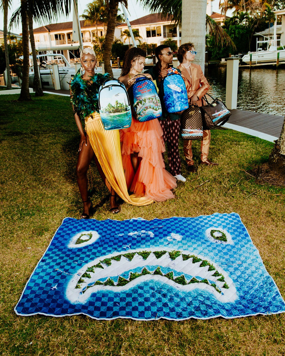 SHARK ISLAND PACKABLE BEACH MAT BLANKET WATER RESISTANT CONVERTIBLE TO | Sprayground Savings