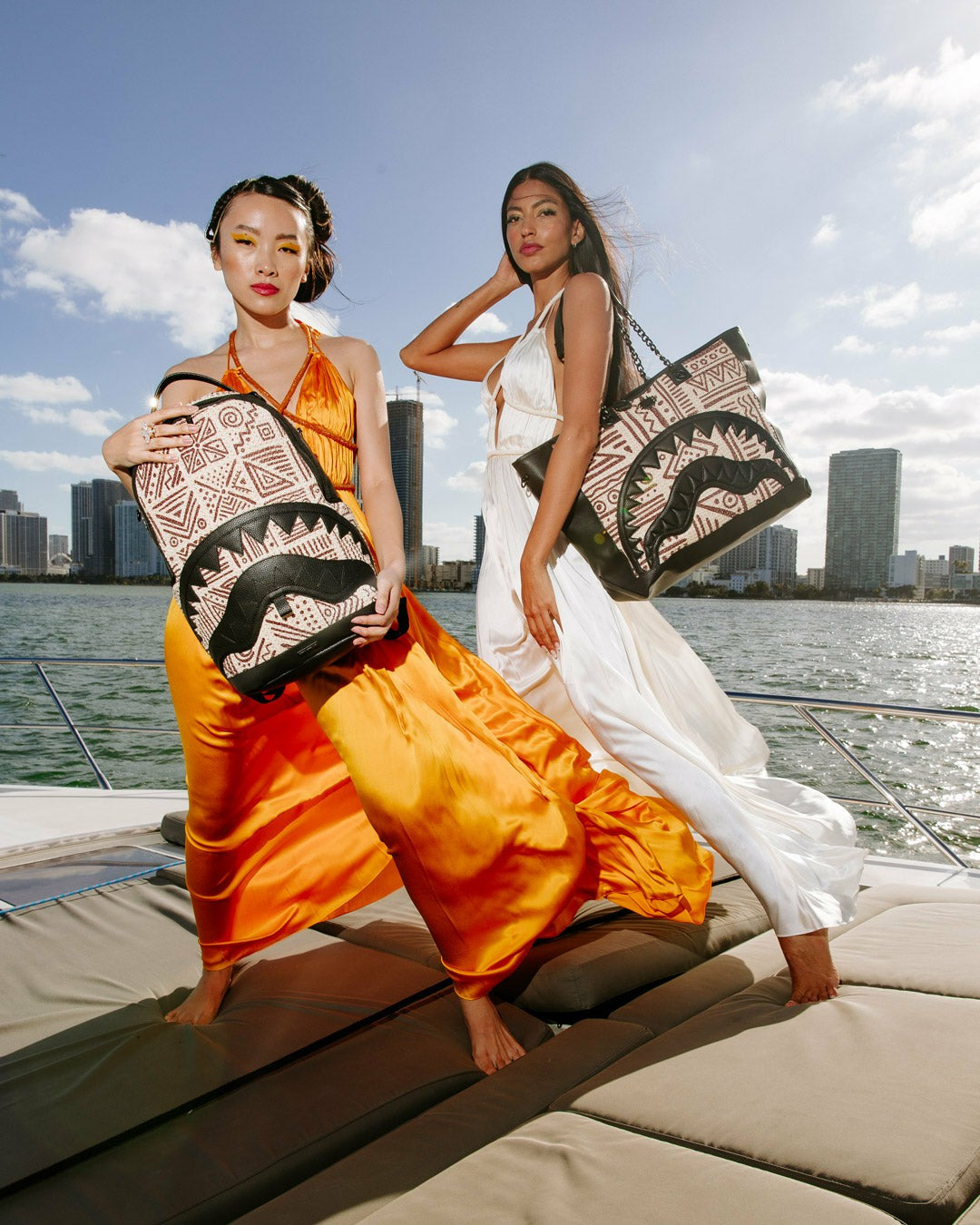 A.I. PALM MIRAGE SHARK LUXE BEACH TOTE | Sprayground Discounted
