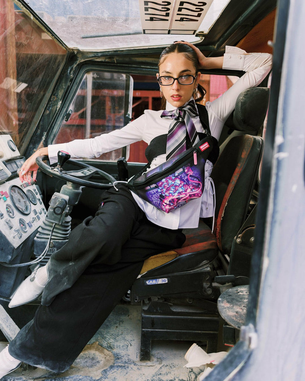 PINK PANTHER DIAMOND HEIST SAVVY CROSSBODY | Sprayground Savings