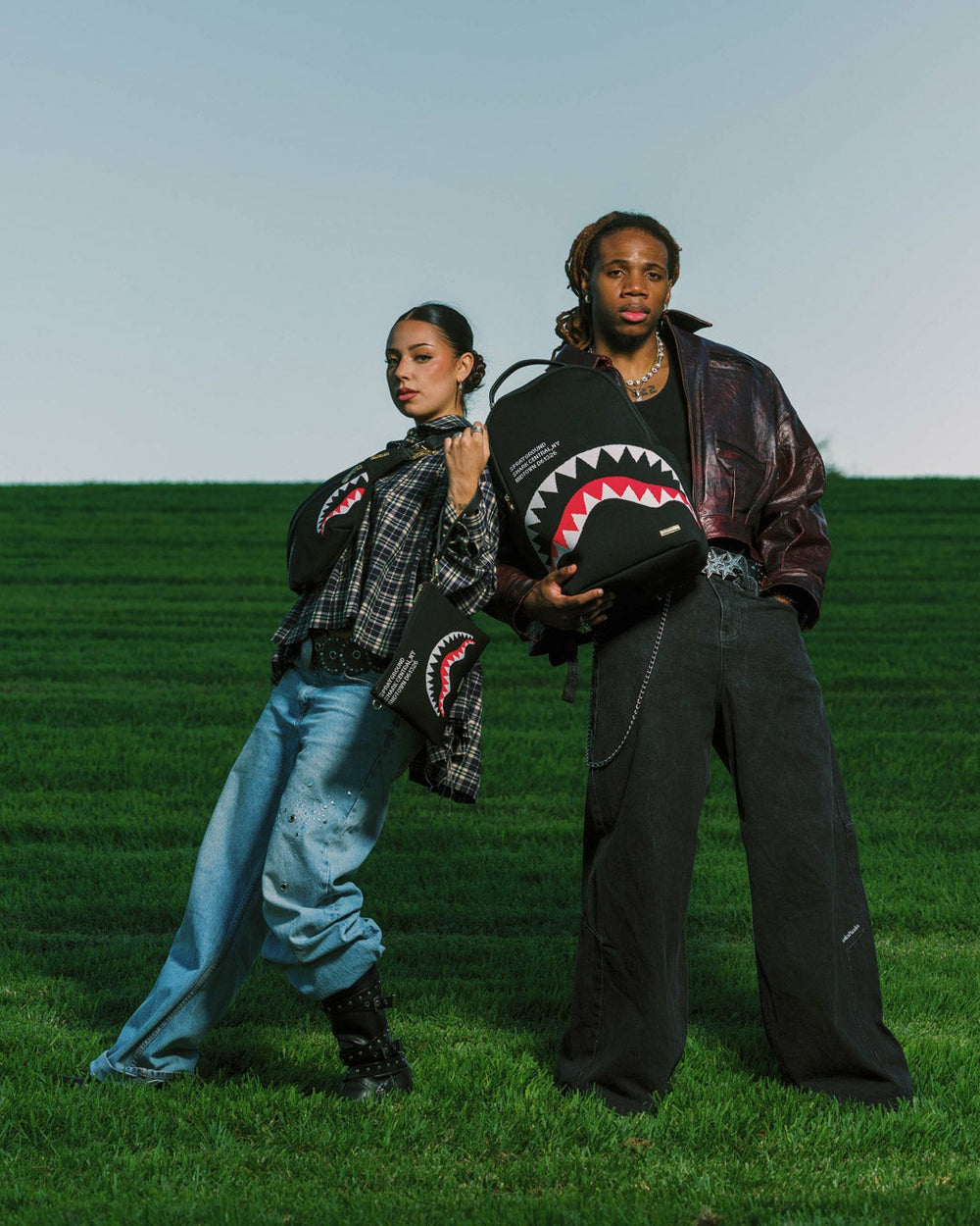 SHARK CENTRAL AEROFLEX CROSSOVER CLUTCH | Sprayground Hot Deal
