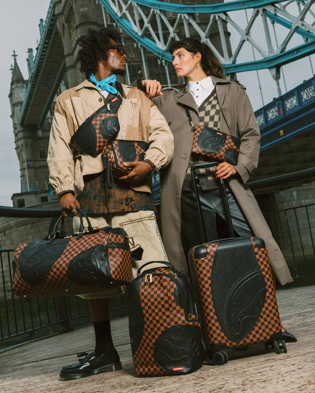 JETSTREAM SHADOW CROSSOVER CLUTCH | Sprayground Special Offer