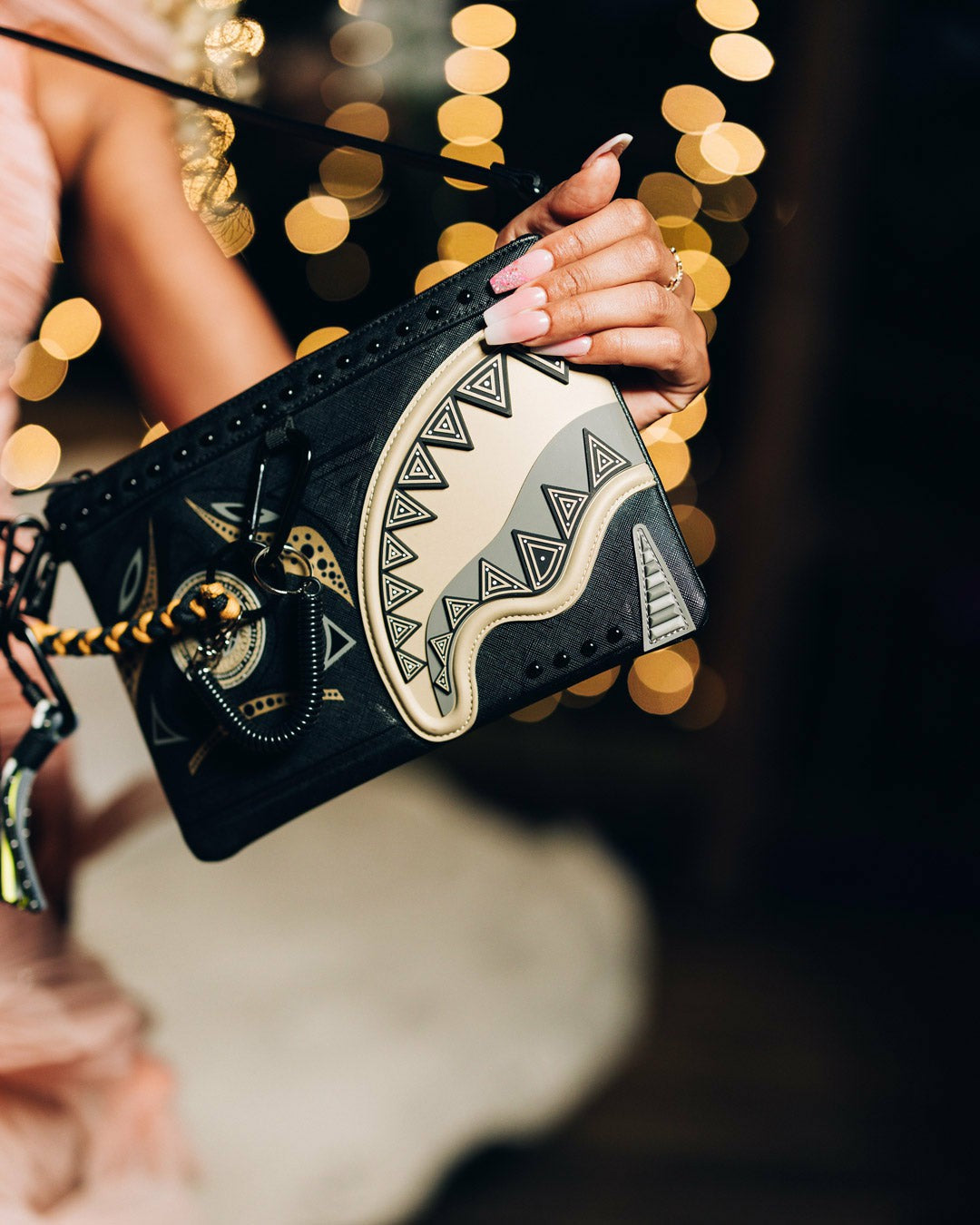 A.I. AFRICAN INTELLIGENCE SHARKS OF THE GOLD OCEAN CROSSOVER CLUTCH - | Sprayground Limited Offer