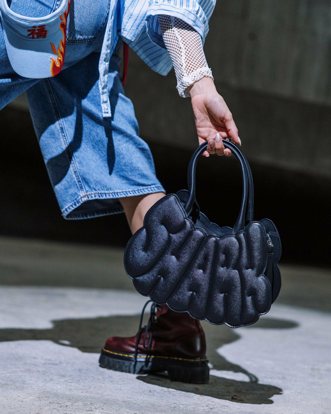 BUBBLE BUBBLE SHARK HANDBAG | Sprayground Value Deal