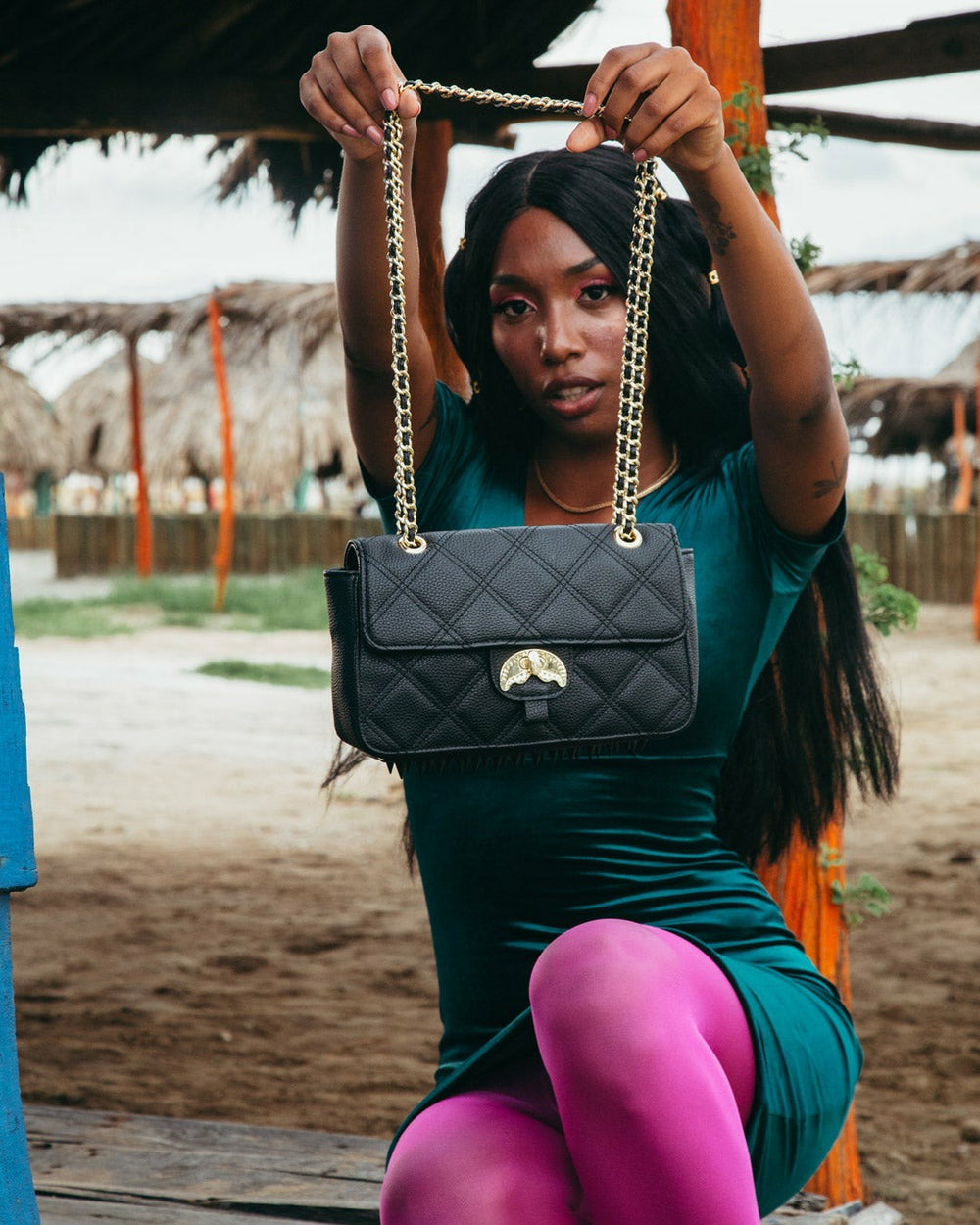 NOIR QUILT GOLD CHAIN SHARK HANDBAG | Sprayground Special Offer