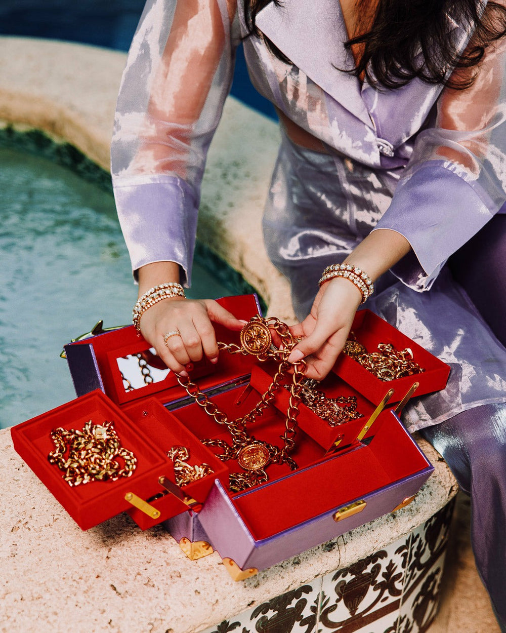 SHARKS OF THE GOLD OCEAN JEWELRY CASE | Sprayground Sale