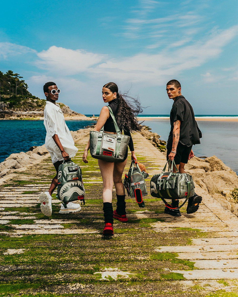 SPECIAL OPS ALPHA SHARK PET CARRIER | Sprayground Special Offer