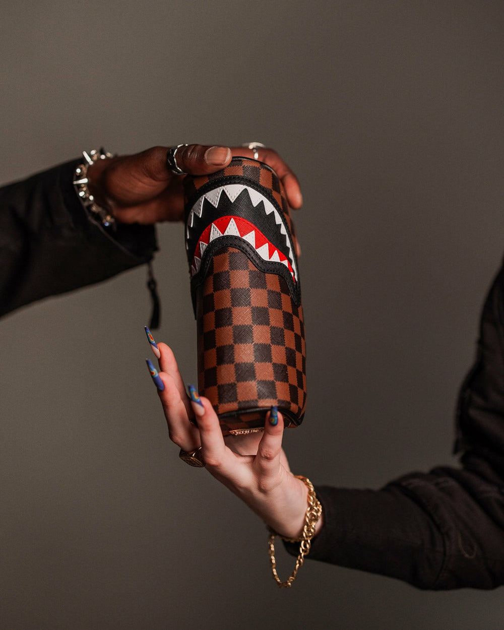 SAWTOOTH SHARKS IN PARIS POUCH | Sprayground Exclusive Deal