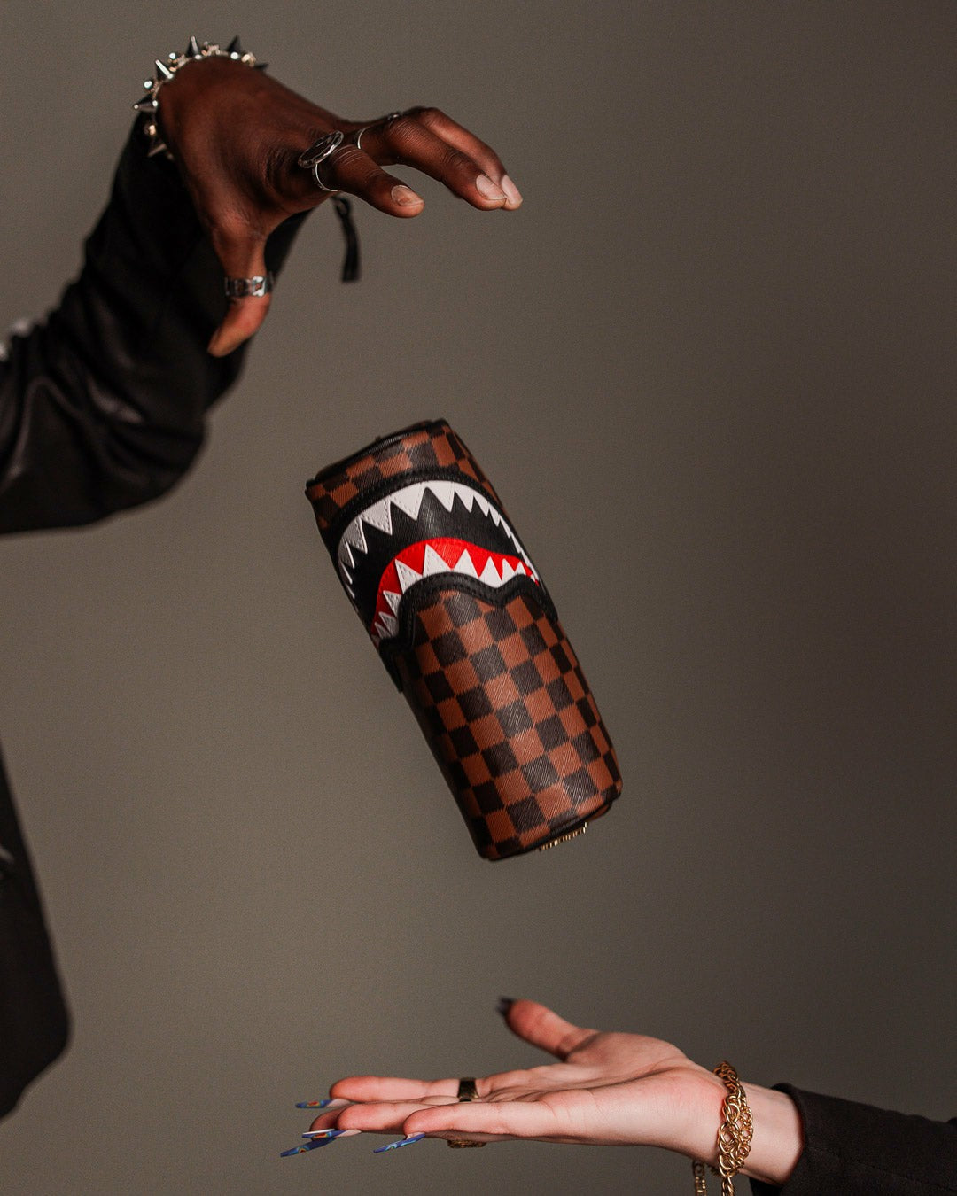 SAWTOOTH SHARKS IN PARIS POUCH | Sprayground Exclusive Deal
