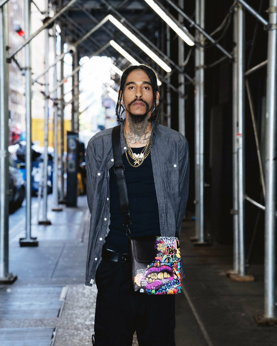 HALF GRAF LIPS MESSENGER BAG | Sprayground Sale
