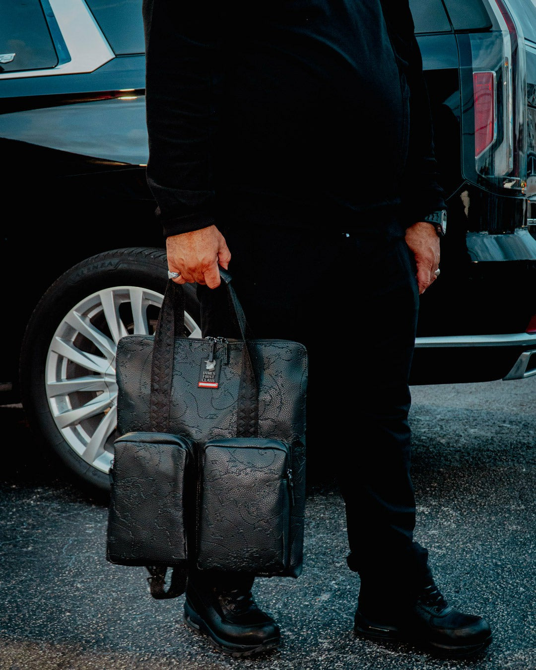 JAMES FIRST CLASS TYCOON TRAVELER CROSSOVER MESSENGER BAG | Sprayground Outlets