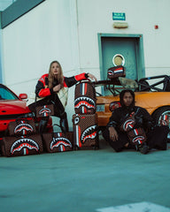 SHARKS IN PARIS GT TOILETRY BAG | Sprayground Limited Offer