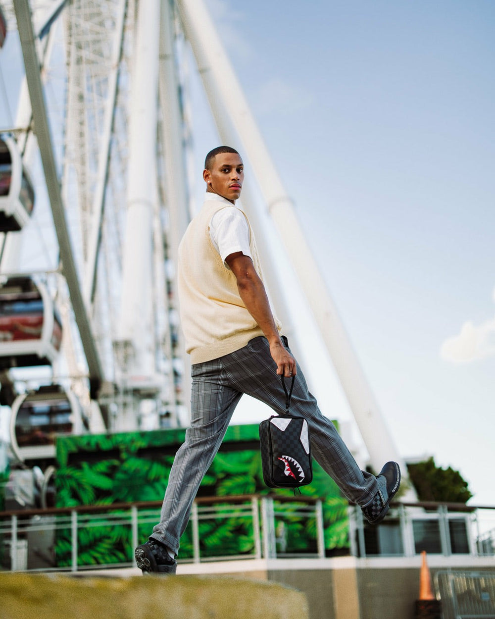 TRIPLE DECKER HEIR TO THE THRONE TOILETRY BAG | Sprayground Bargain