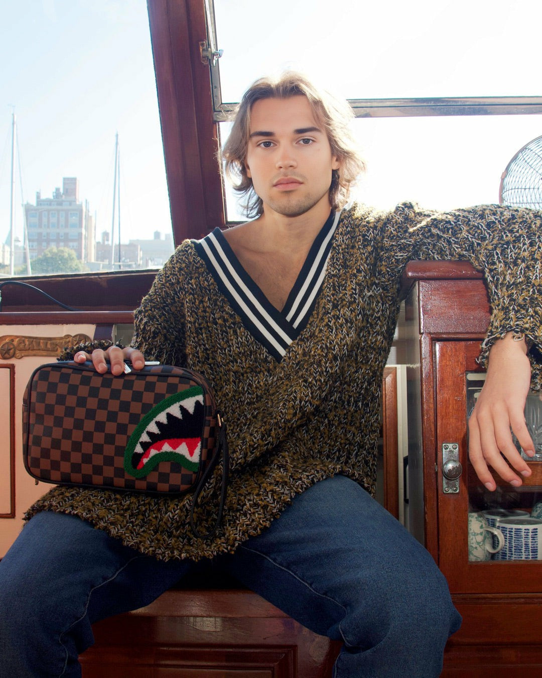 ROMEO AIR ITALIA SHARK TOILETRY BAG | Sprayground Savings