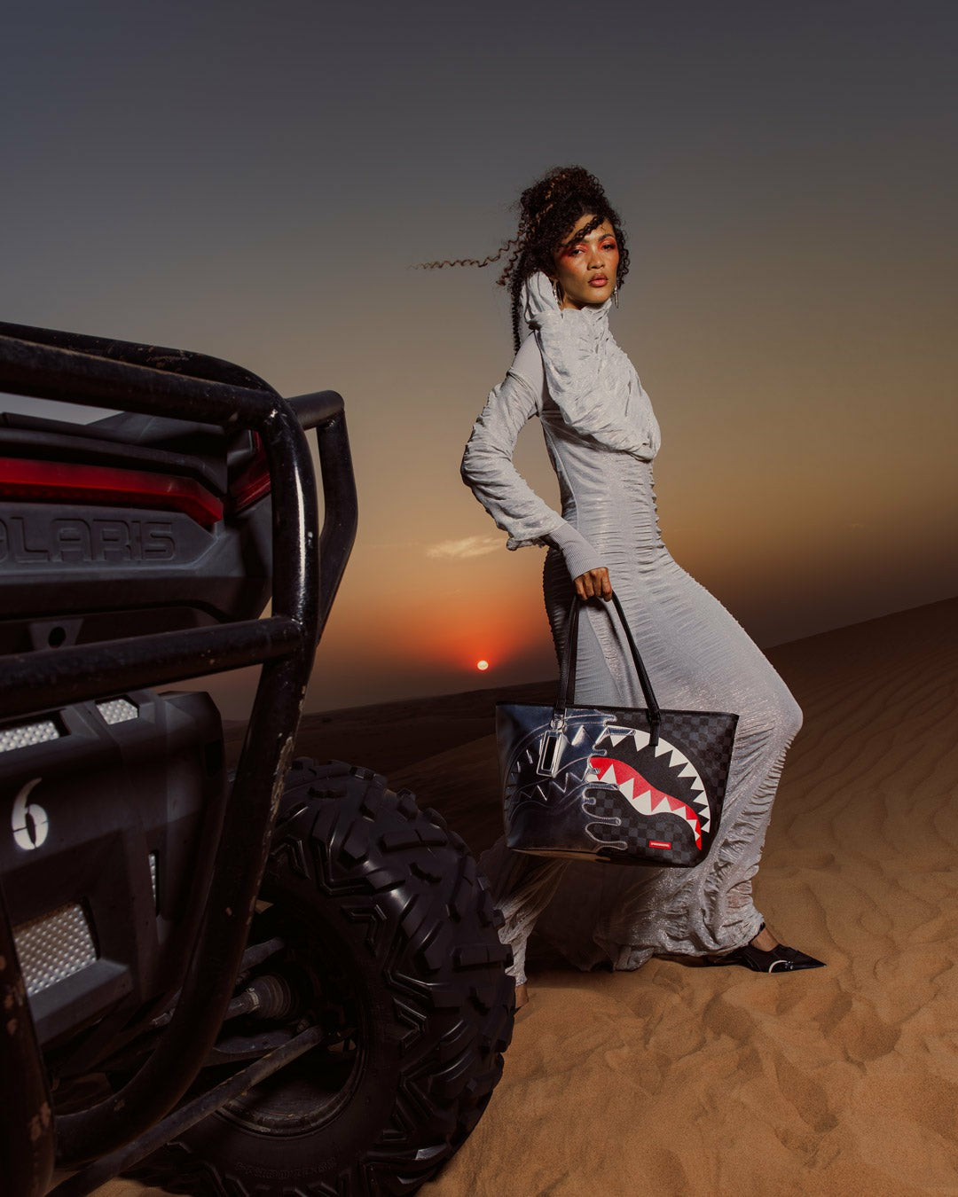CHROME SPECTRE TOTE | Sprayground Special Offer