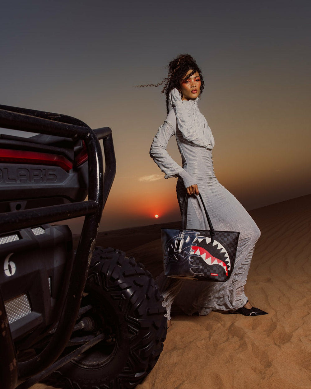 CHROME SPECTRE TOTE | Sprayground Special Offer