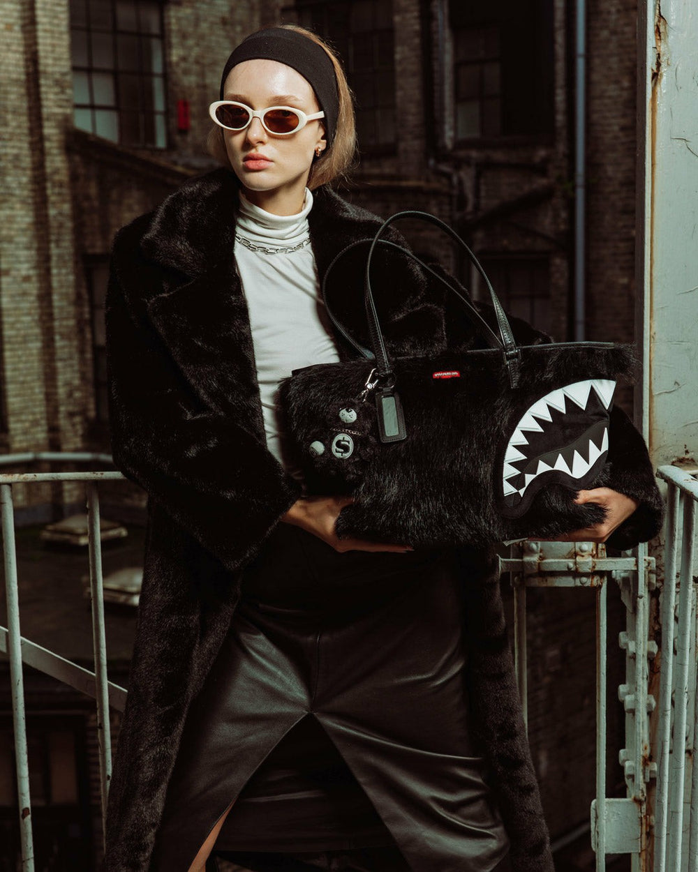 FURZILLA SHARK (NIGHT) TOTE | Sprayground Savings