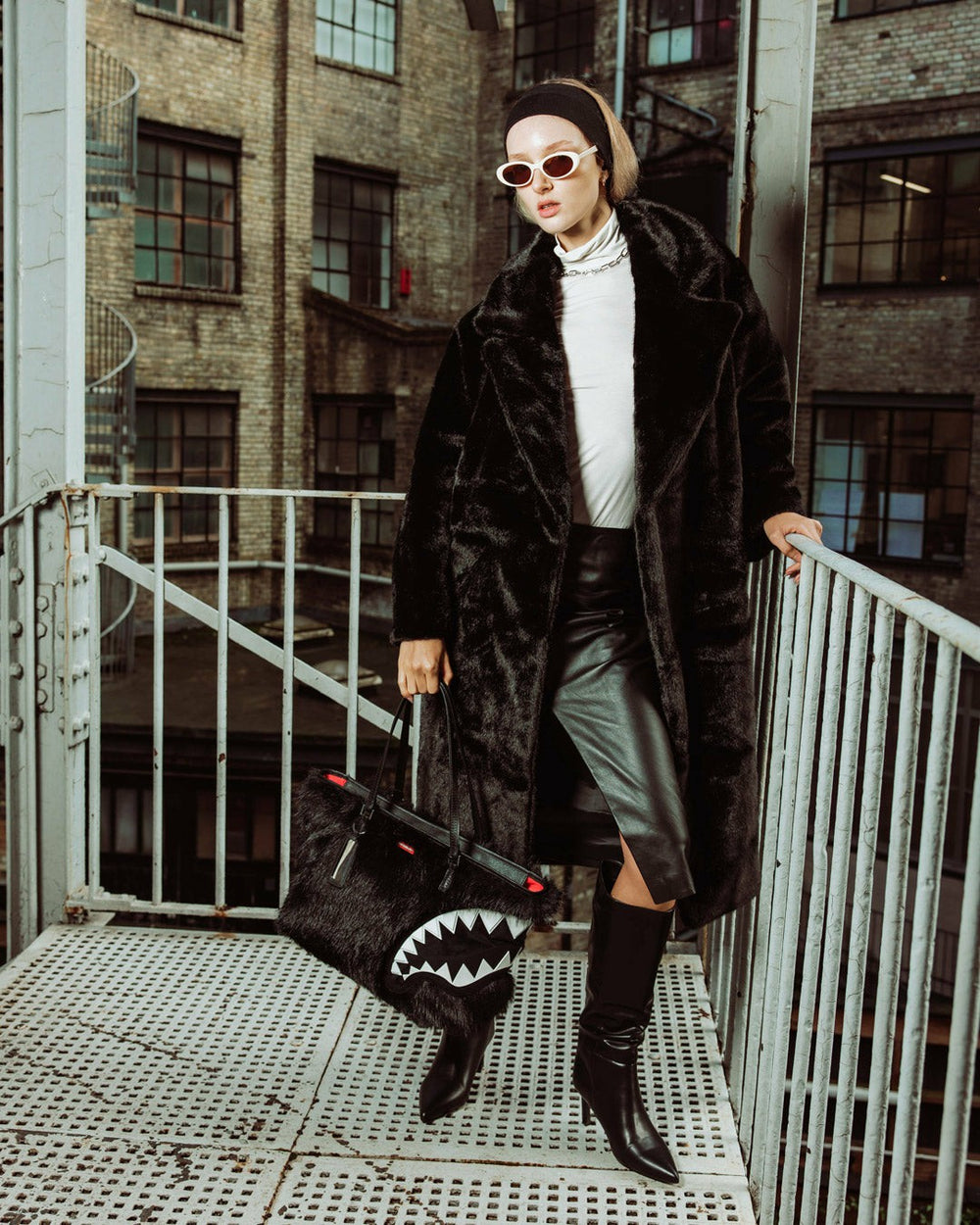 FURZILLA SHARK (NIGHT) TOTE | Sprayground Savings