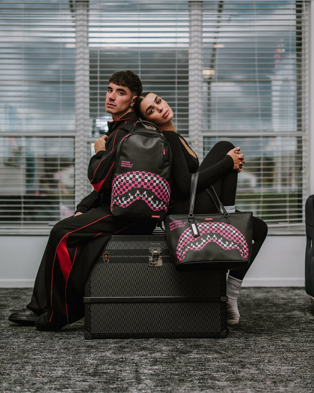 SHARK CENTRAL MIDTOWN TOTE | Sprayground Exclusive Deal