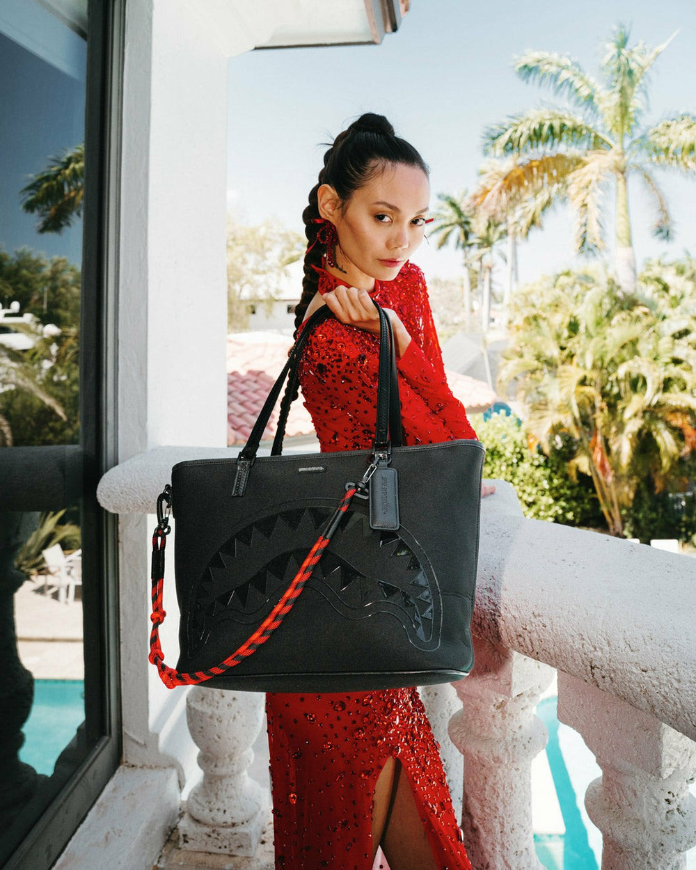 SHARK CENTRAL KYUSHU MOUNTAIN TOTE | Sprayground On Sale