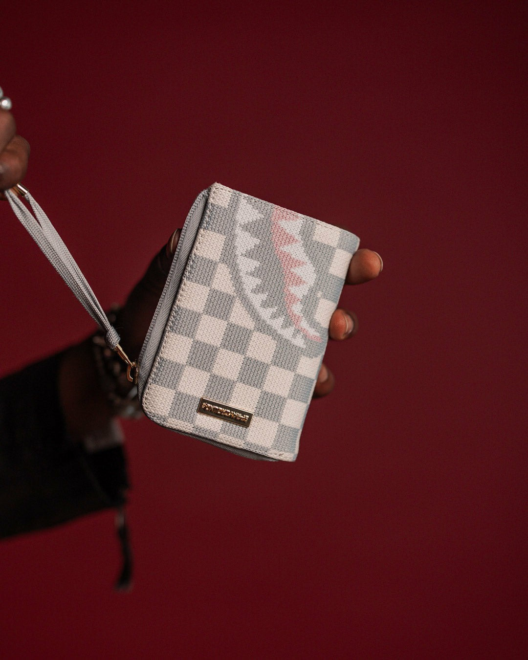 KNIT SHARKS IN PARIS IN CREAM WALLET | Sprayground Savings