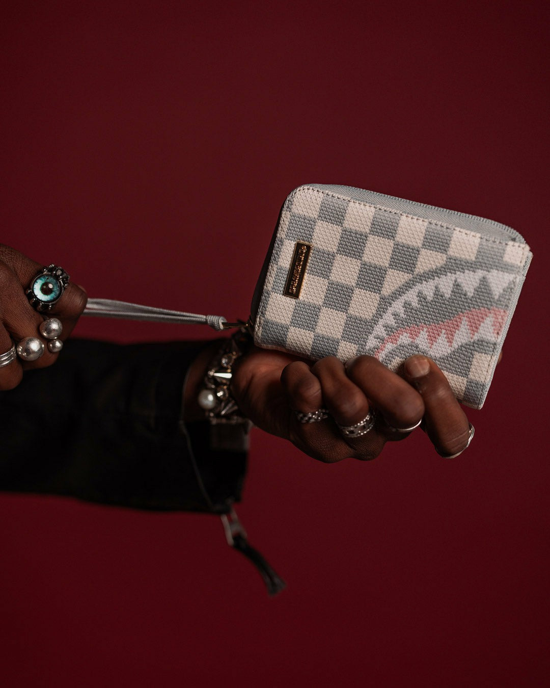 KNIT SHARKS IN PARIS IN CREAM WALLET | Sprayground Savings