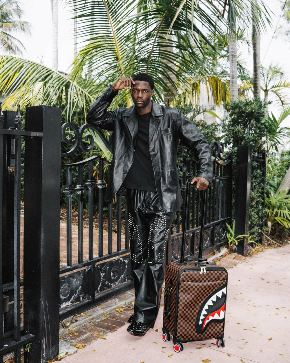 SAWTOOTH SHARKS IN PARIS CARRY-ON LUGGAGE | Sprayground Outlets