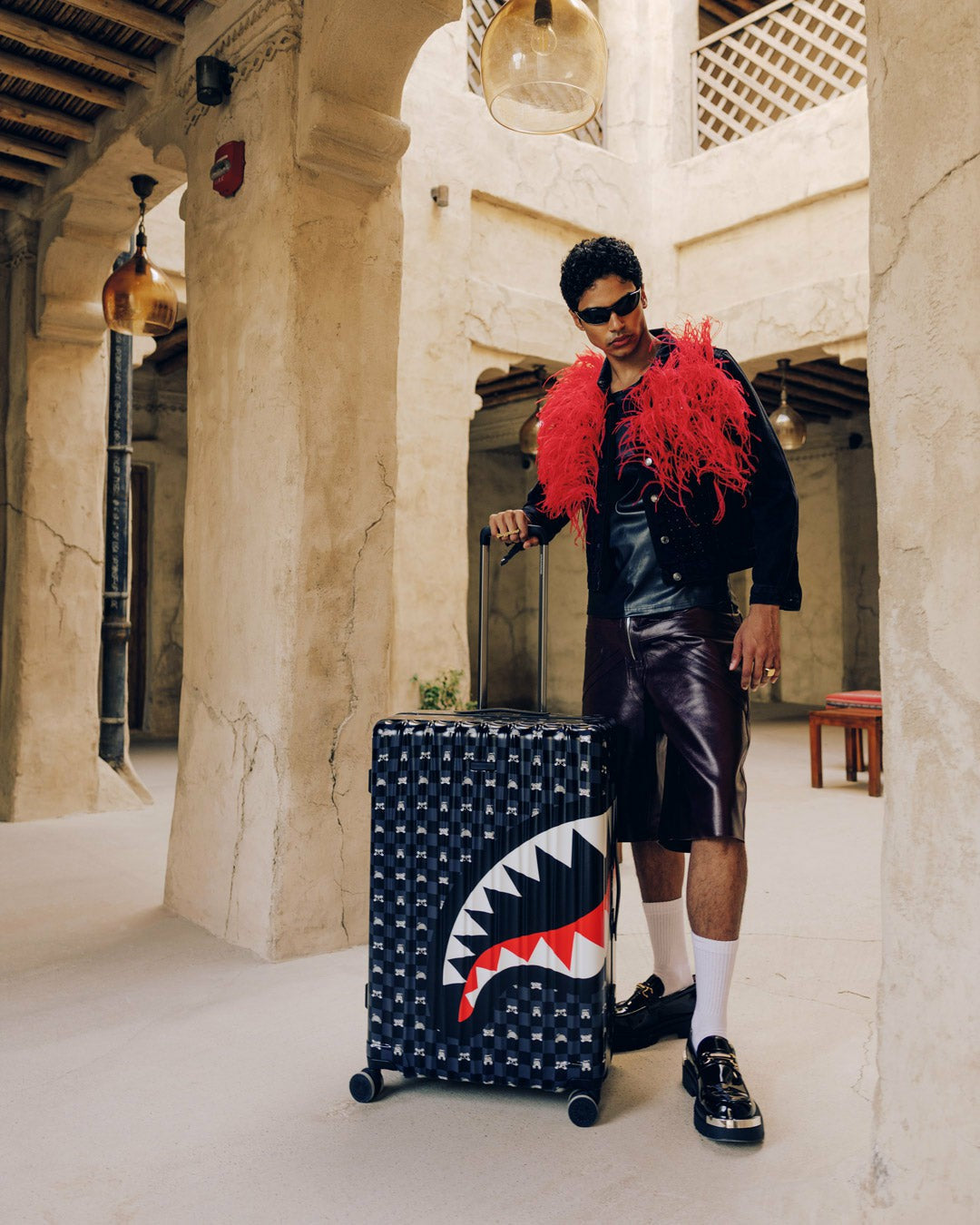 SHARK MOB HIDEOUT FULL-SIZE LUGGAGE | Sprayground Bargain