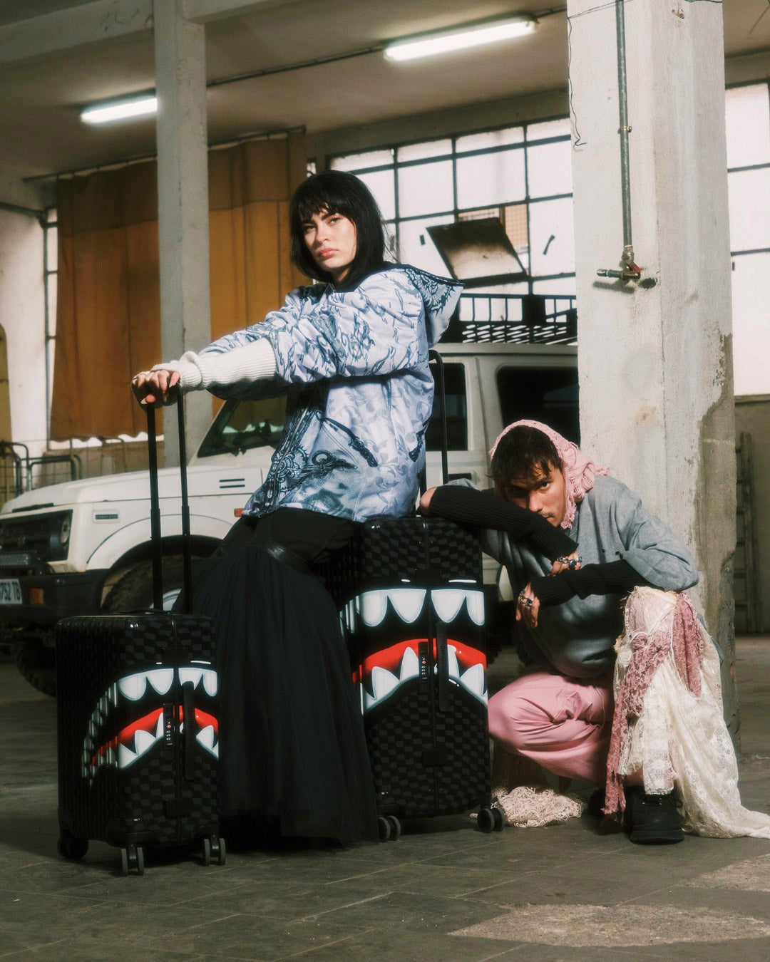 SHARKS IN PARIS HYPER PUFF FULL-SIZE LUGGAGE | Sprayground Value Deal