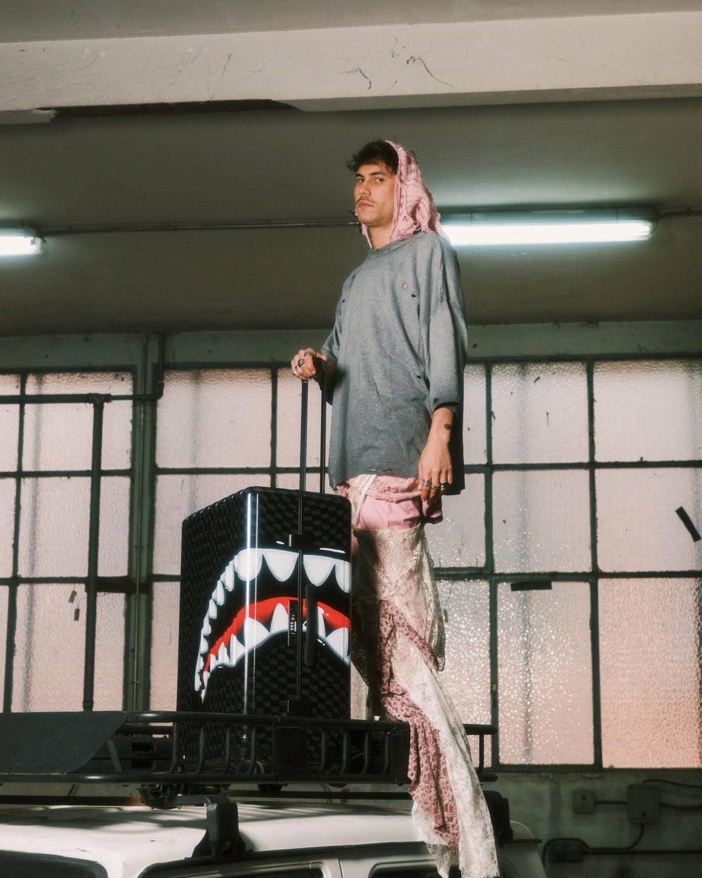 SHARKS IN PARIS HYPER PUFF FULL-SIZE LUGGAGE | Sprayground Value Deal