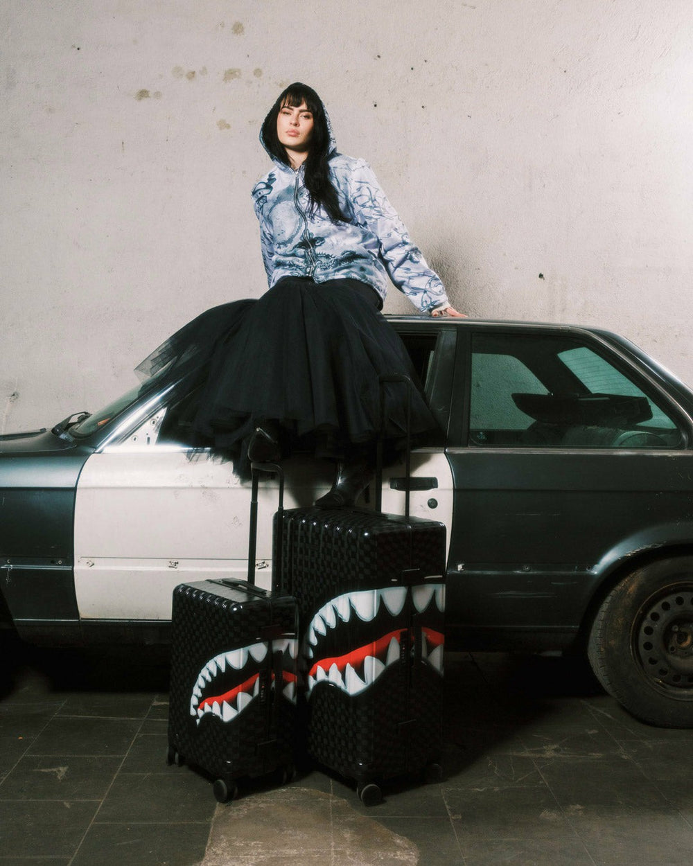 SHARKS IN PARIS HYPER PUFF FULL-SIZE LUGGAGE | Sprayground Value Deal