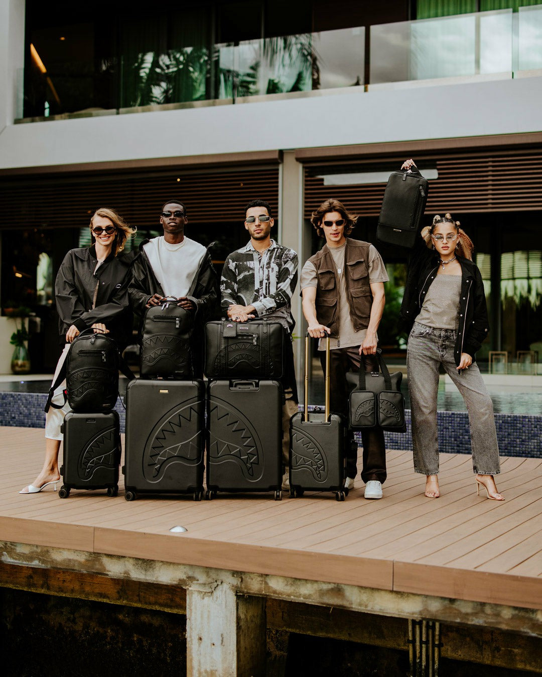 REALITY CHECK SHARKITECTURE FULL-SIZE JETBLACK LUGGAGE (GUNMETAL HARDW | Sprayground Limited Offer