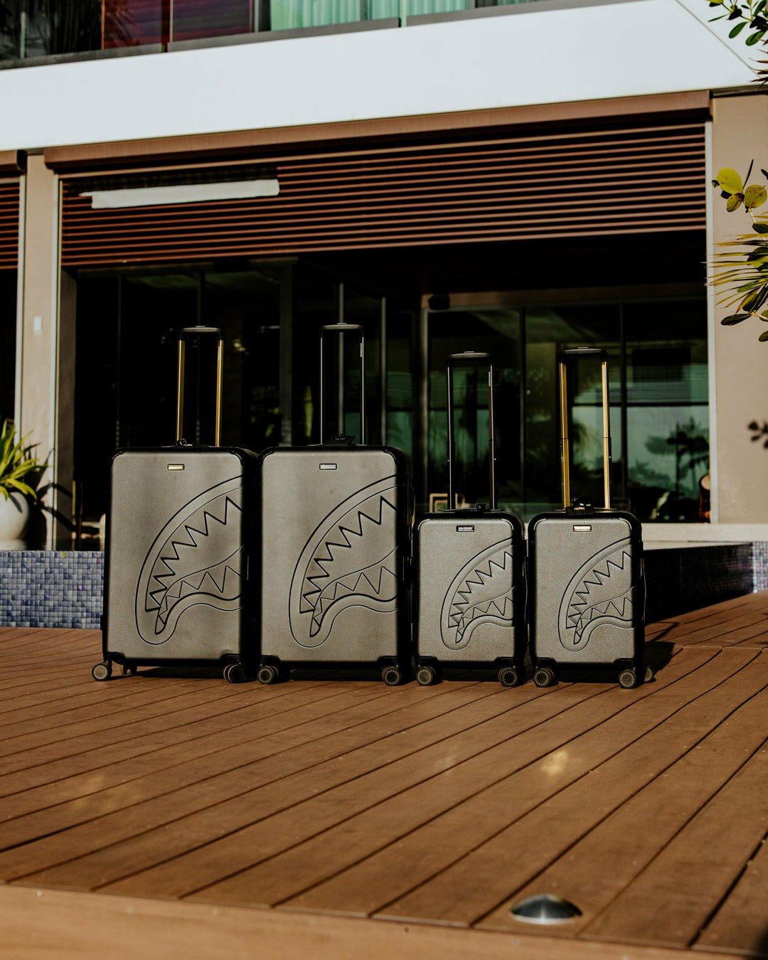 REALITY CHECK SHARKITECTURE FULL-SIZE JETBLACK LUGGAGE (GUNMETAL HARDW | Sprayground Limited Offer