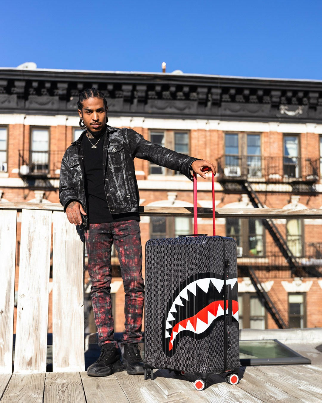 SPRAYGATTI REVV SHARKNAUTICS HARDSHELL FULL-SIZE LUGGAGE | Sprayground On Sale