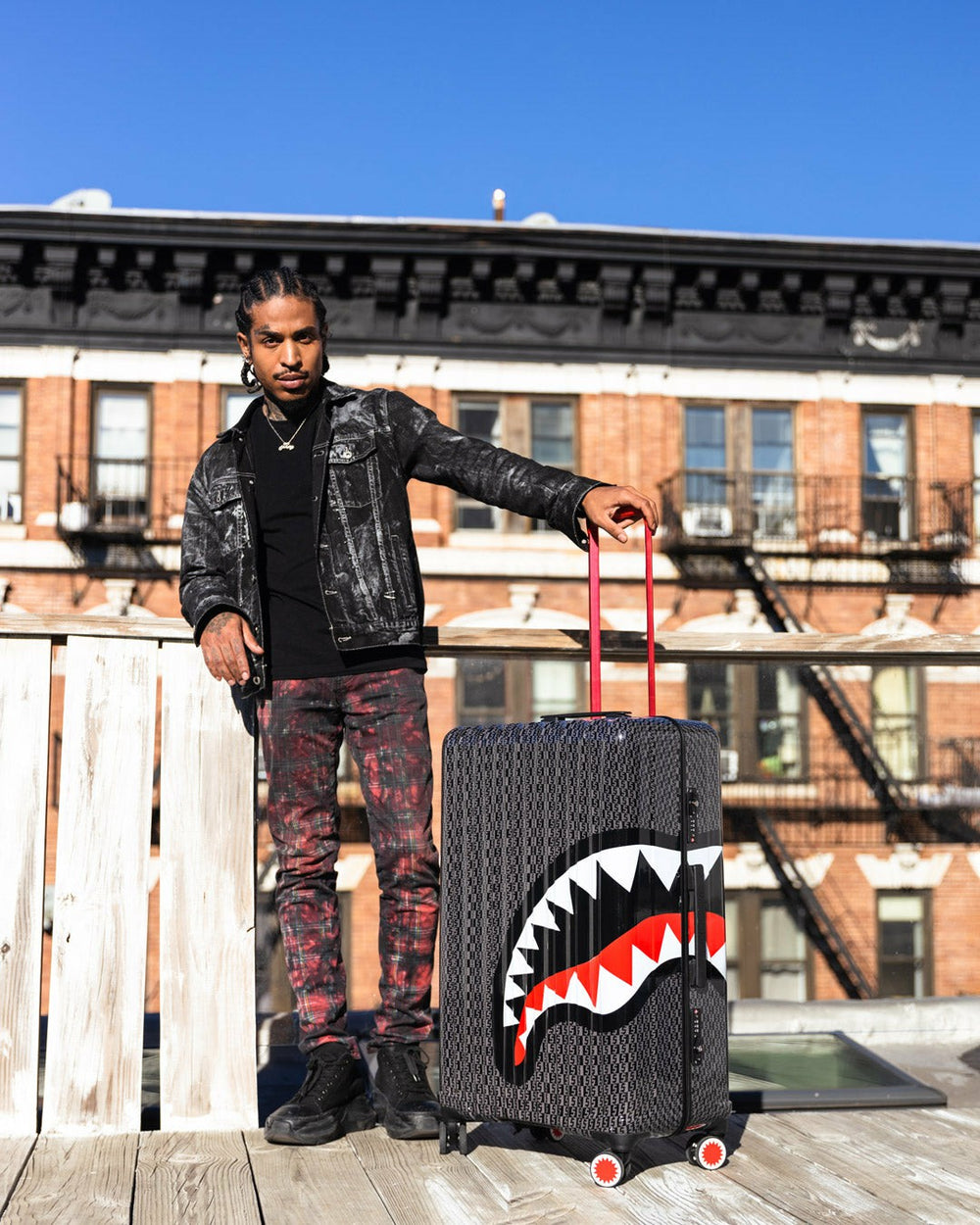 SPRAYGATTI REVV SHARKNAUTICS HARDSHELL FULL-SIZE LUGGAGE | Sprayground On Sale