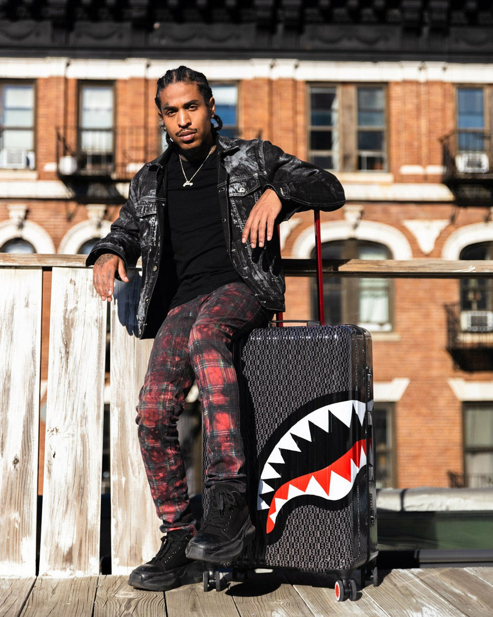 SPRAYGATTI REVV SHARKNAUTICS HARDSHELL FULL-SIZE LUGGAGE | Sprayground On Sale