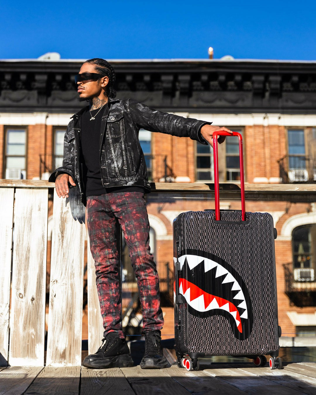 SPRAYGATTI REVV SHARKNAUTICS HARDSHELL FULL-SIZE LUGGAGE | Sprayground On Sale