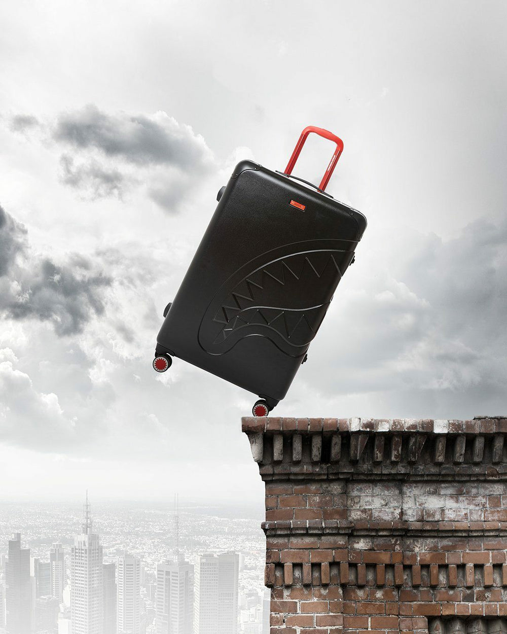 SHARKITECTURE MOLDED 29” FULL-SIZE LUGGAGE | Sprayground Limited Offer