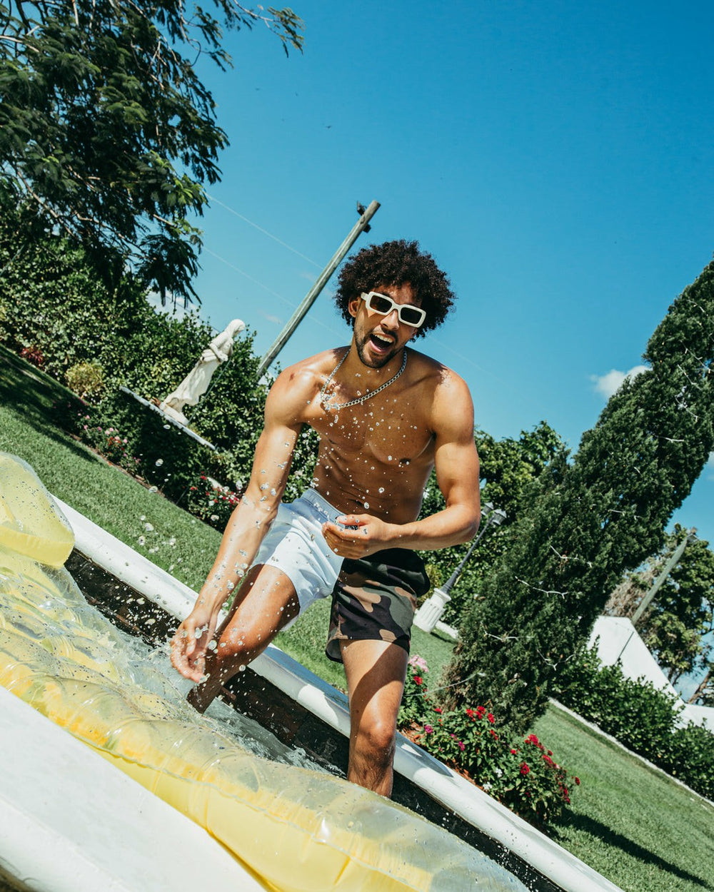 SPLIT BITE CAMO SHOTO SWIM TRUNKS | Sprayground Sale