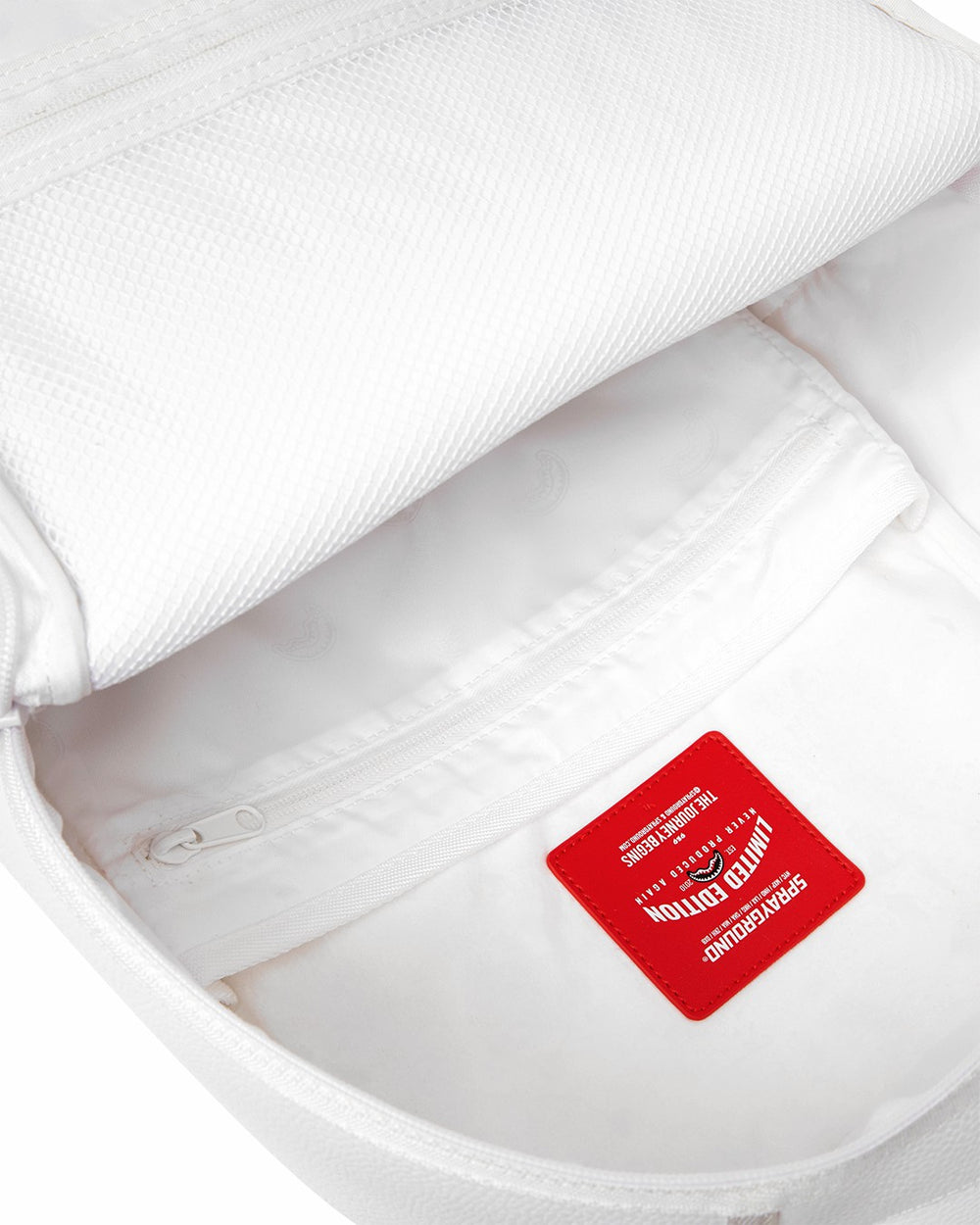 AMERICAN AIRLINES MAXIMUM ALTITUDE BACKPACK (WHITE) | Sprayground Outlets