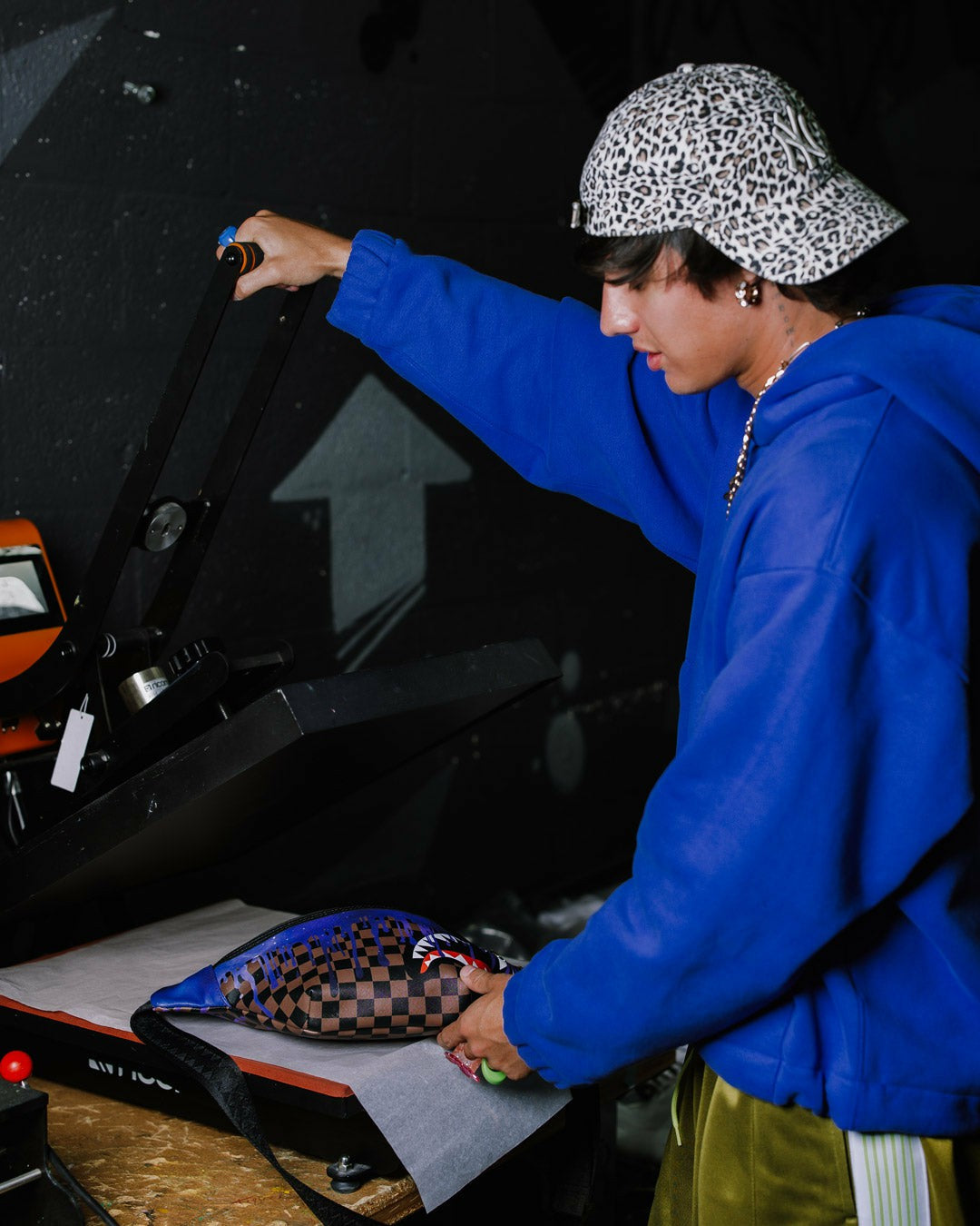 CHAMPION OF THE GALAXY SAVVY CROSSBODY | Sprayground Exclusive Deal