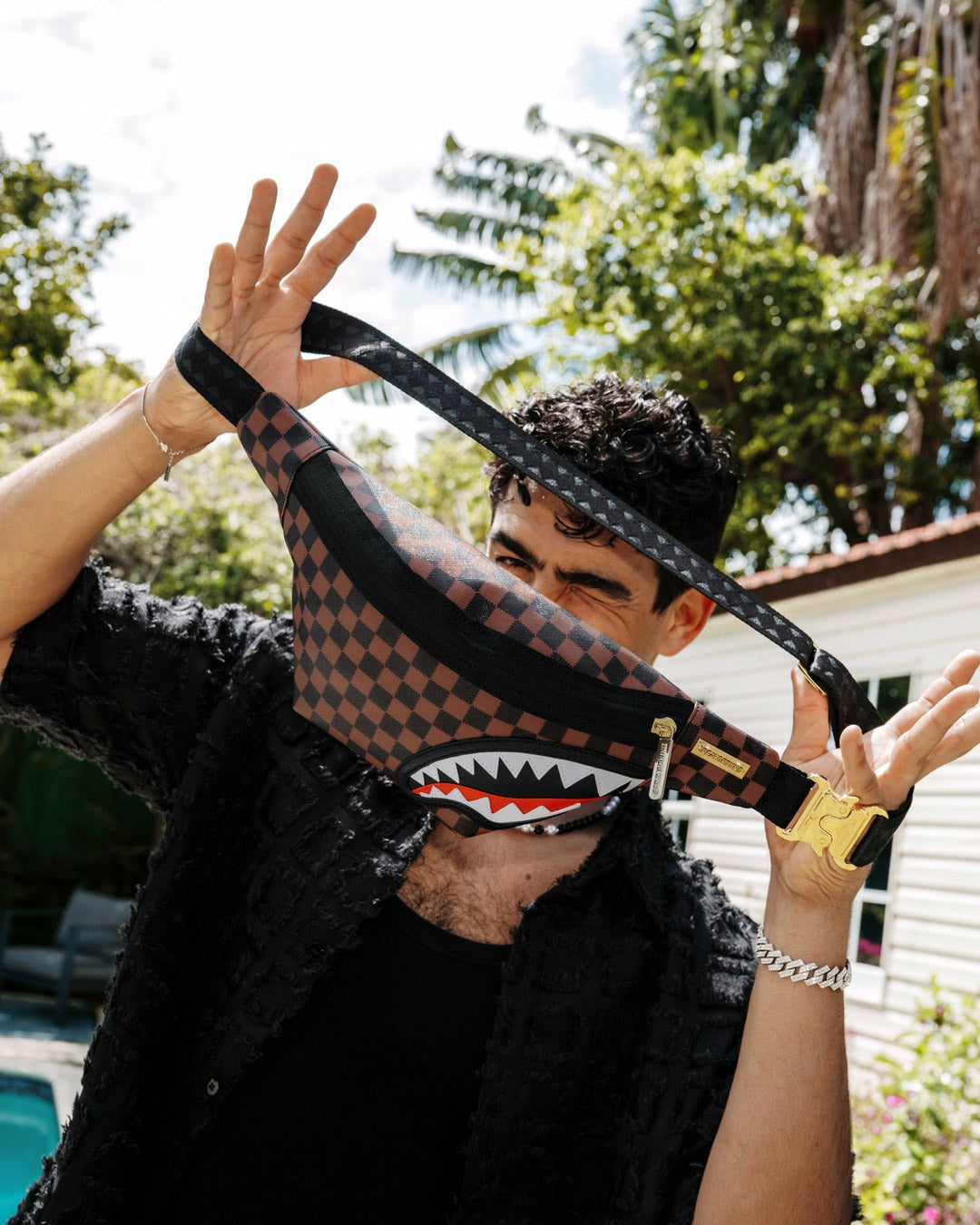 SAWTOOTH SHARKS IN PARIS SAVVY CROSSBODY | Sprayground Hot Deal