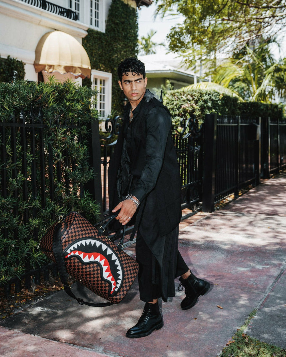 SAWTOOTH SHARKS IN PARIS DUFFLE | Sprayground Value Deal