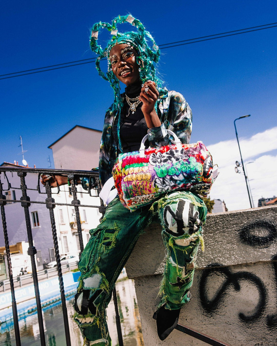 LE MONDE DES GRAFFITIS MINI DUFFLE | Sprayground Exclusive Deal