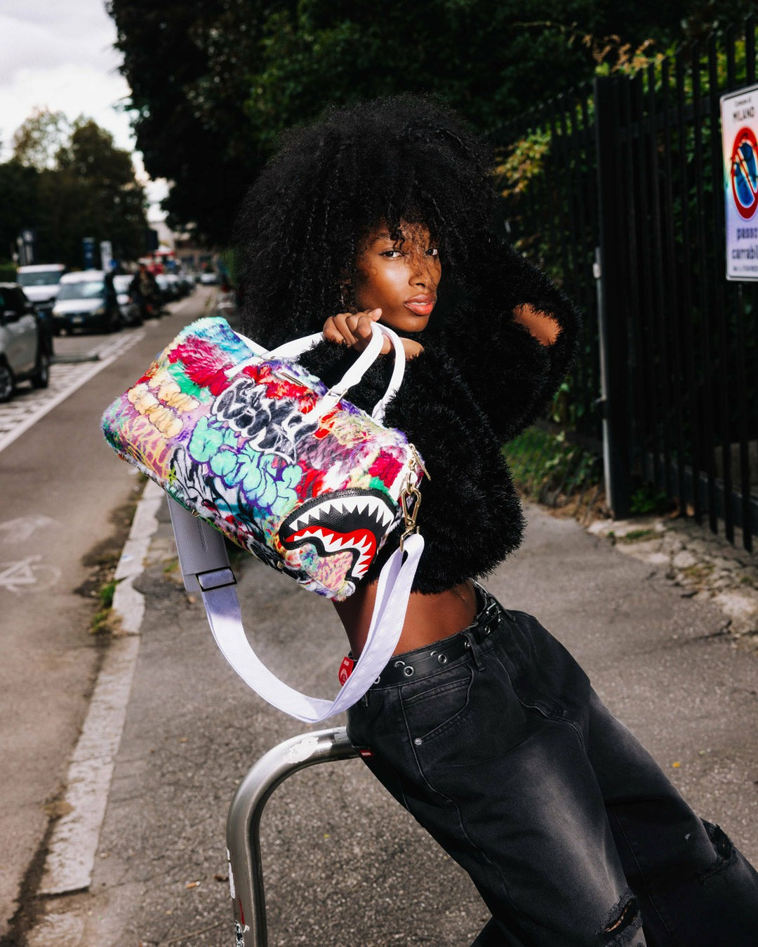 LE MONDE DES GRAFFITIS MINI DUFFLE | Sprayground Exclusive Deal